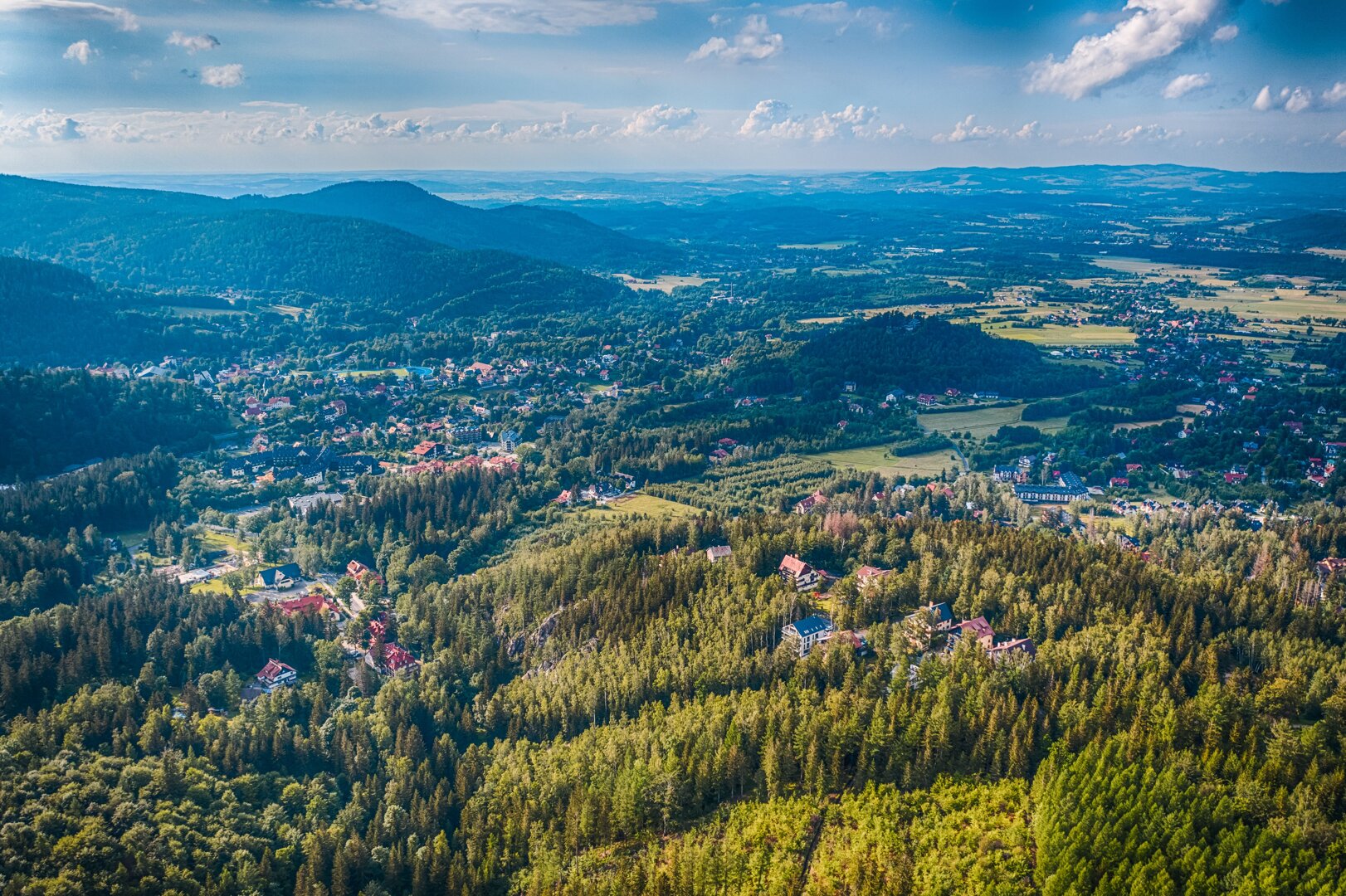 Widok na Karpacz i Karkonosze